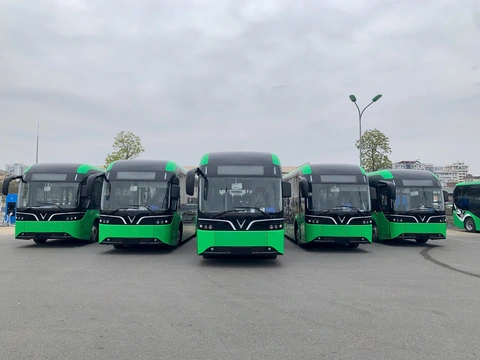 Hà Nội Đẩy Mạnh Chuyển Đổi Xe Buýt Điện: Bước Tiến Hướng Tới Giao Thông Xanh Và Bền Vững hvade 17368380172061569868792