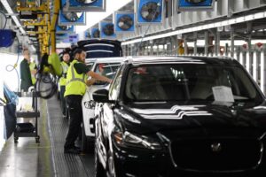 Jaguar Land Rover Cắt Giảm Mục Tiêu Lợi Nhuận FY26 Do Tăng Đầu Tư Vào Xe Điện